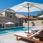 Heritage Villa Unique